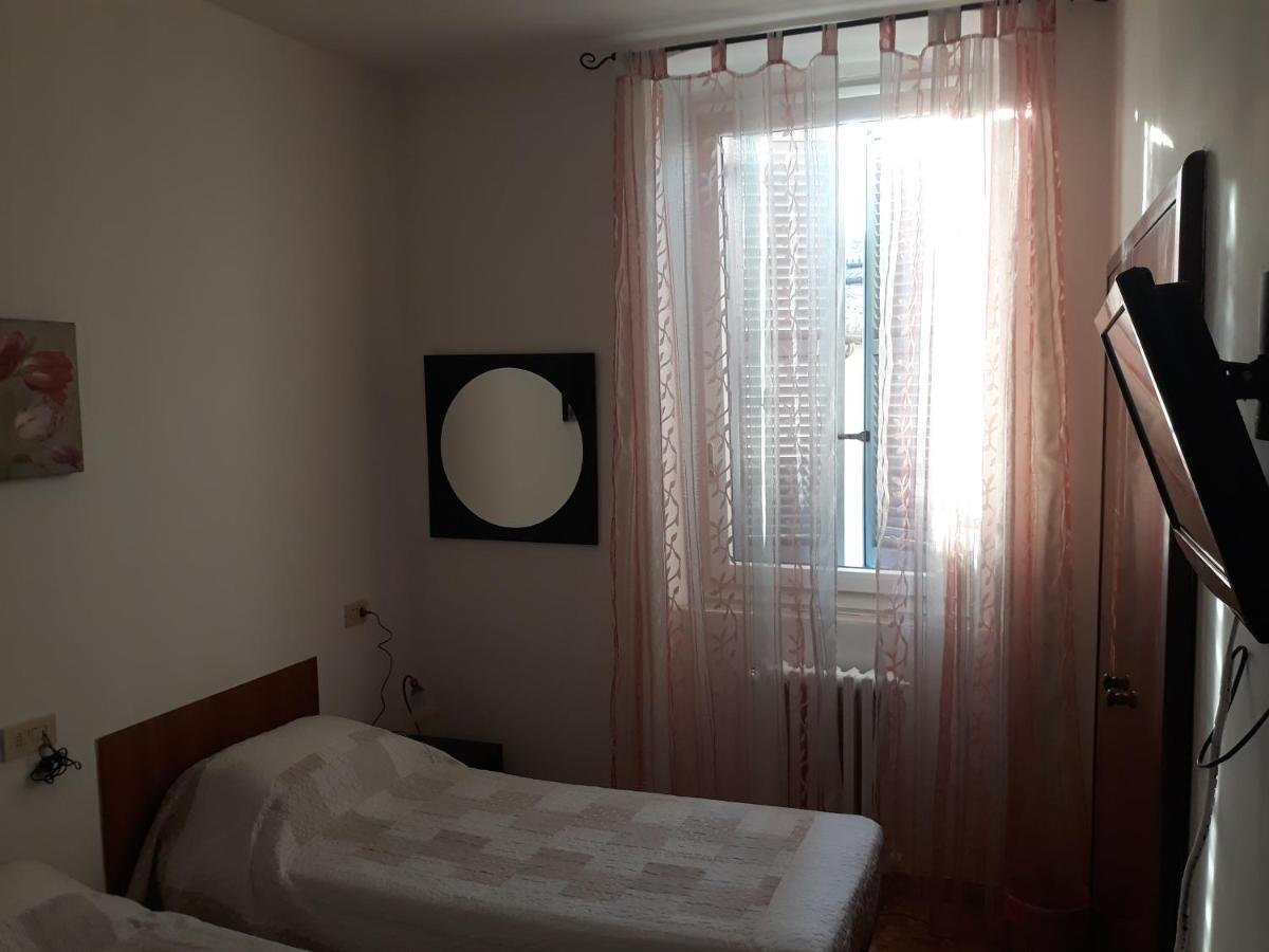 Hotel La Torretta フォリーニョ エクステリア 写真